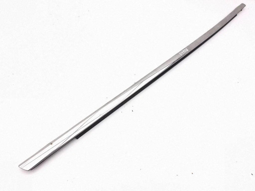 Rear door glass trim molding – right