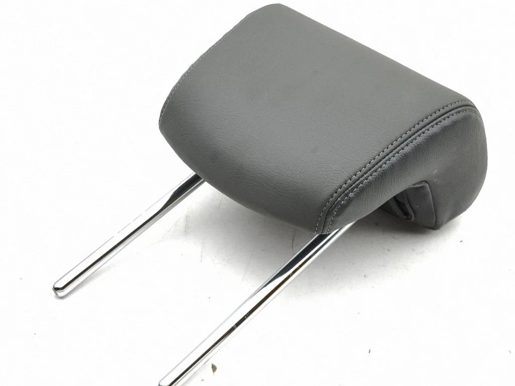 Third row seat headrest – Toyota Prius+ (ZVW40) (2011-2018)