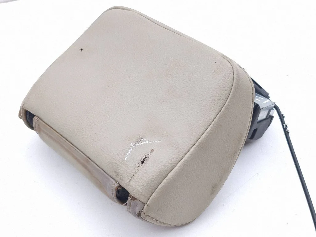Third row seat headrest – Volvo XC90 (2003-2006)