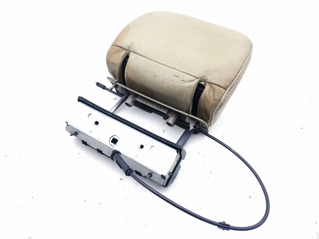 Third row seat headrest – Volvo XC90 (2003-2006)