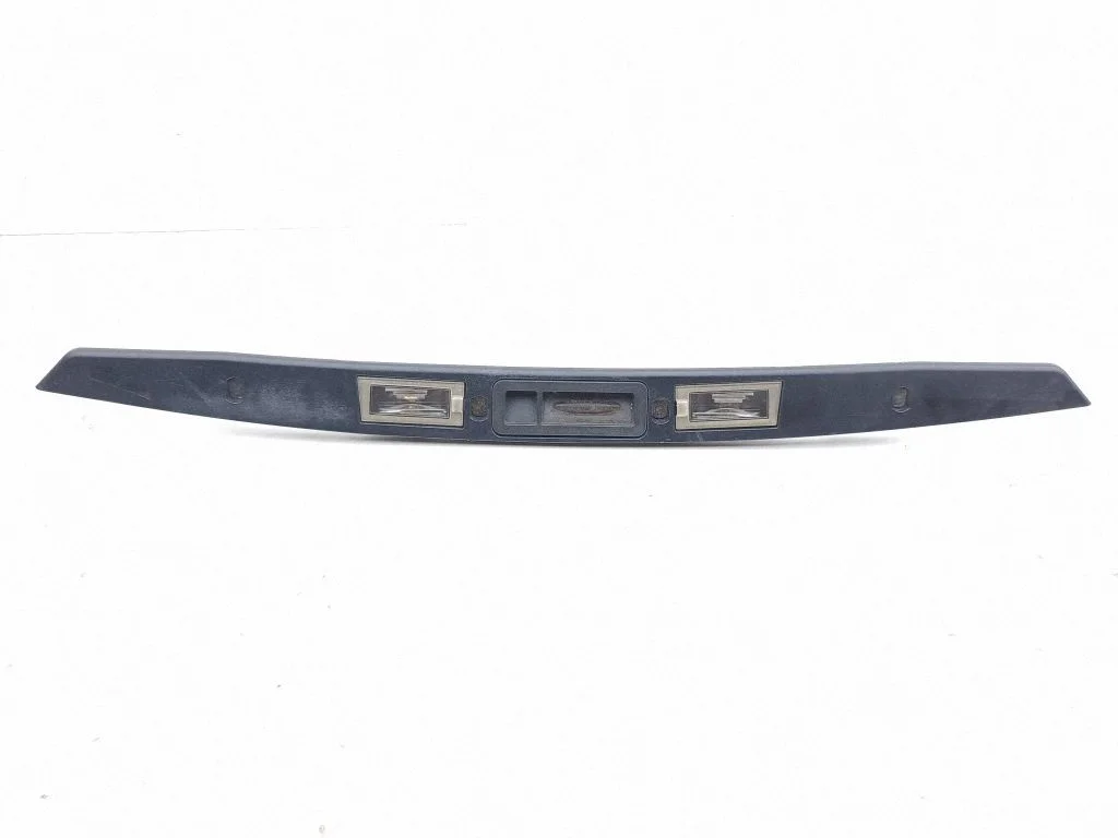 Trunk door license plate light bar 1UT72TRMA