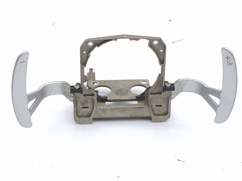 Steering wheel buttons/switches 560056XC