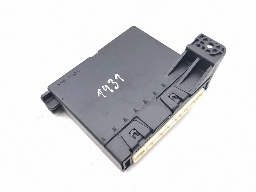 Air conditioning/heating control unit – Toyota Prius (XW30) (2009-2015)