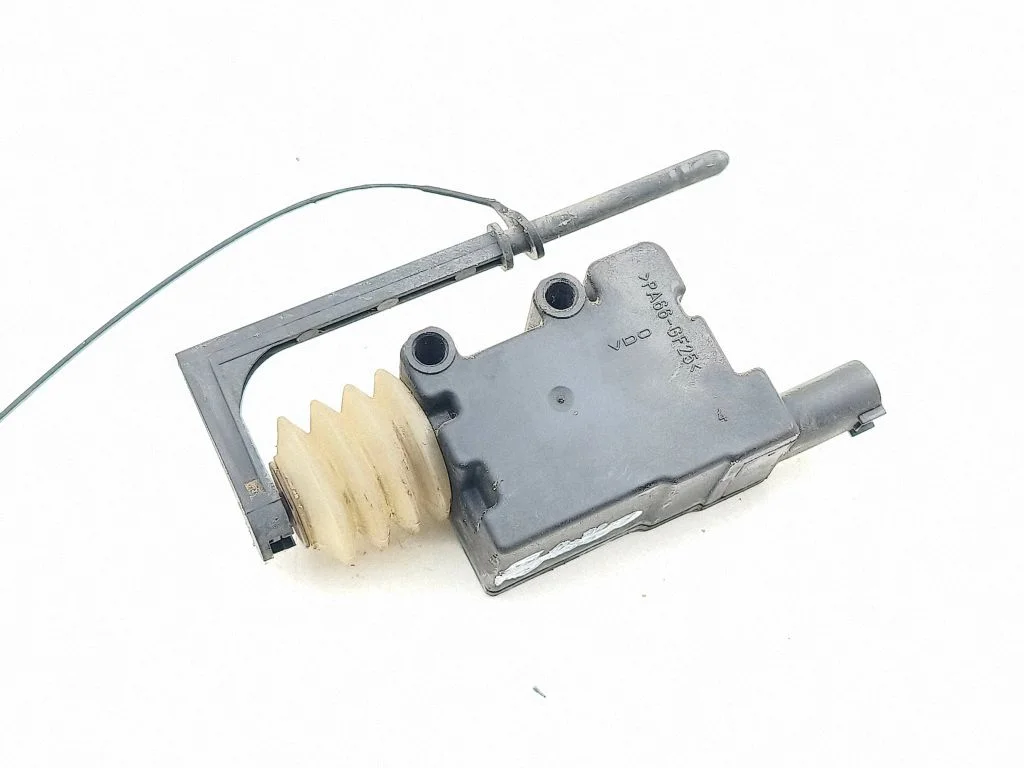 Fuel tank cap lock motor