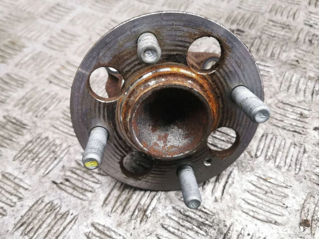 Rear wheel ball bearing 52730H8500