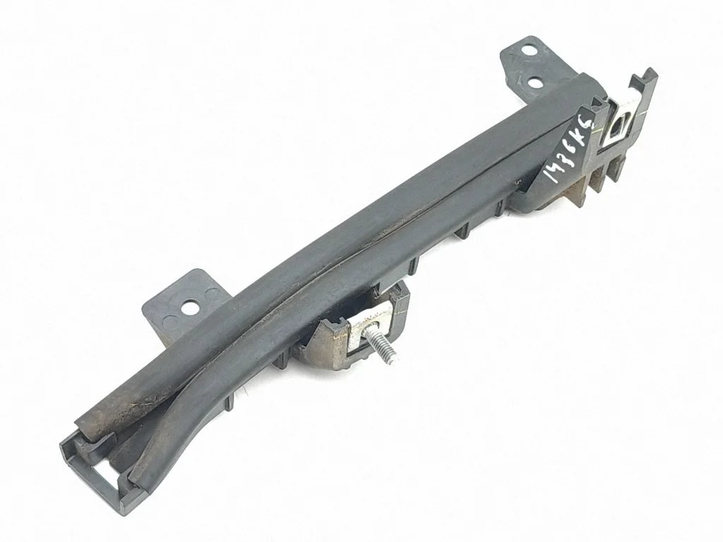 Tagaukse klaasi juhtsiin LJ8BR25899A
