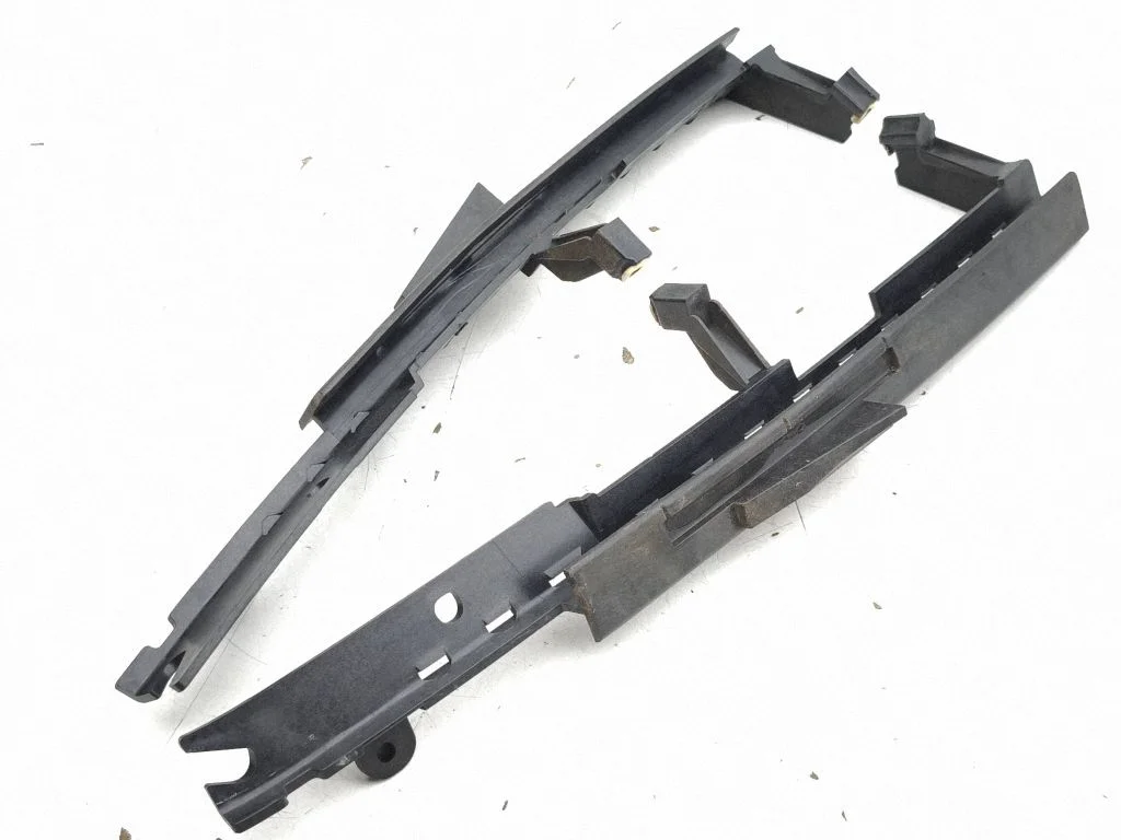 Tagaukse klaasi juhtsiin BJ32255A62AF