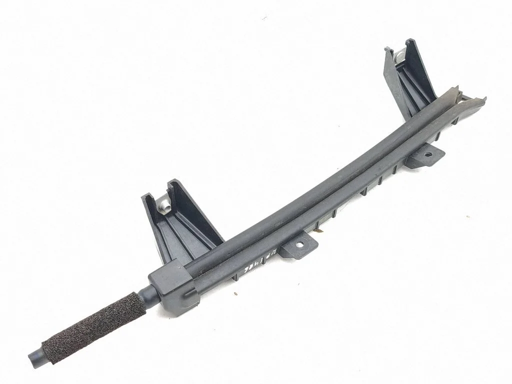 Esiukse klaasi juhtsiin LJ8BR263A21A
