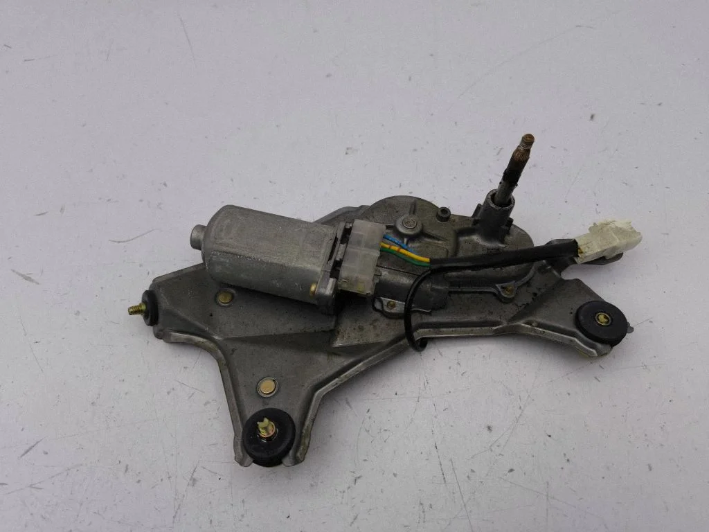 Rear window wiper mechanism – Toyota Prius (XW20) (2003-2009)