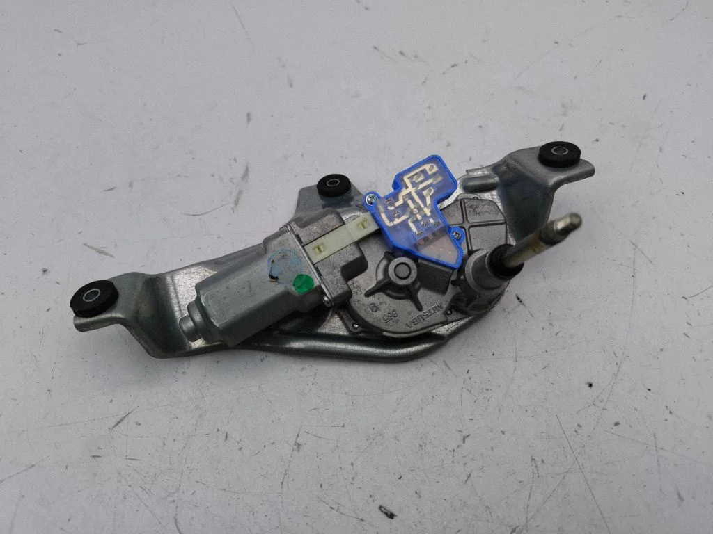 Rear window wiper mechanism – Mitsubishi Outlander (2013-2021)