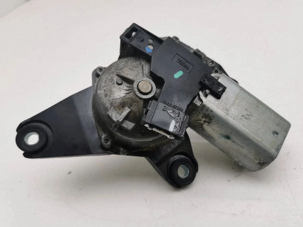 Rear window wiper mechanism – Mercedes-Benz ML-Class W164 (2005-2011)