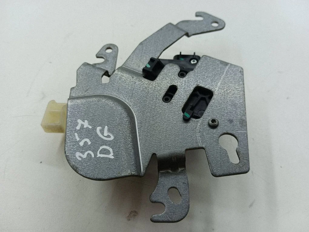 Rear lock motor – Chrysler Voyager (2008-2016)