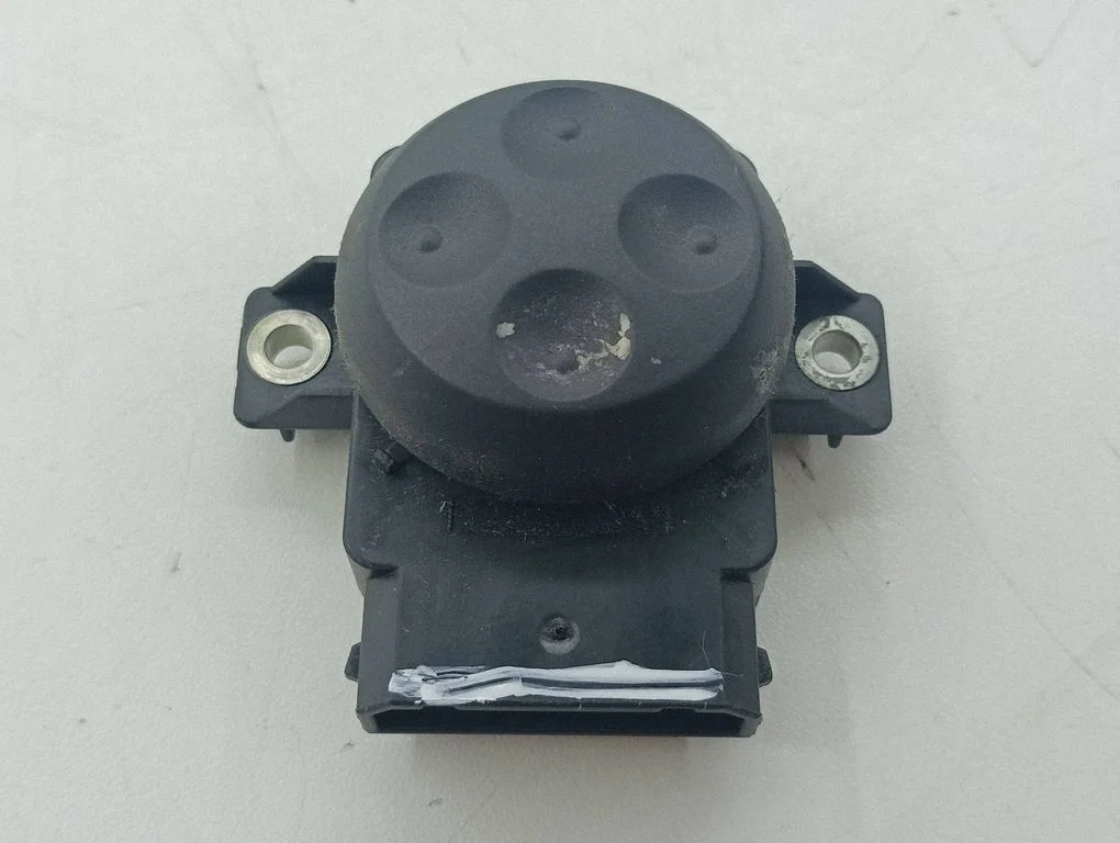 Seat adjustment knob 8E0959777