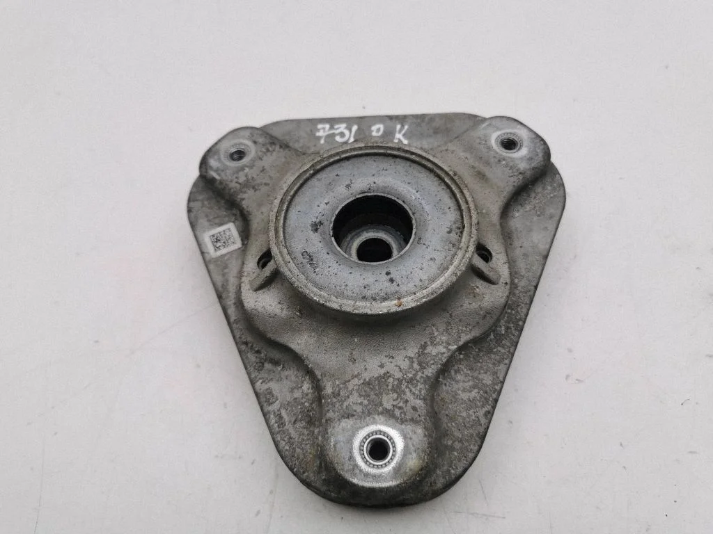 Lower shock absorber bracket – Mercedes-Benz CLS-Class C218 X218 (2011-2017)