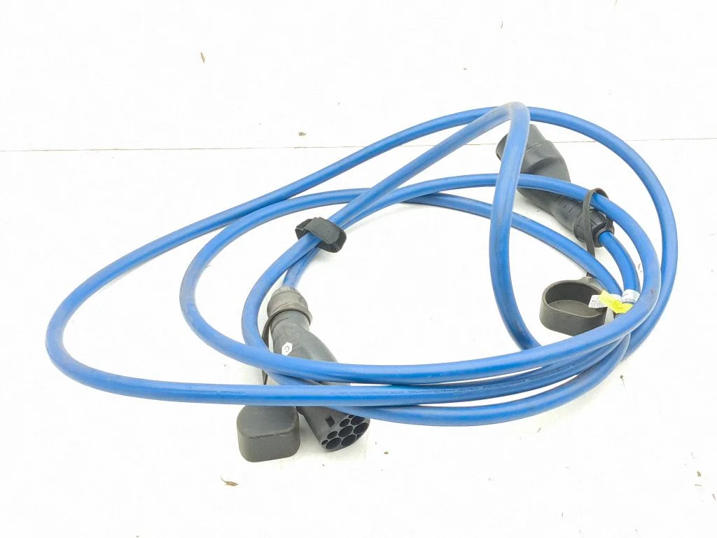 Electric car charging cable AMLJ8N10C763AA