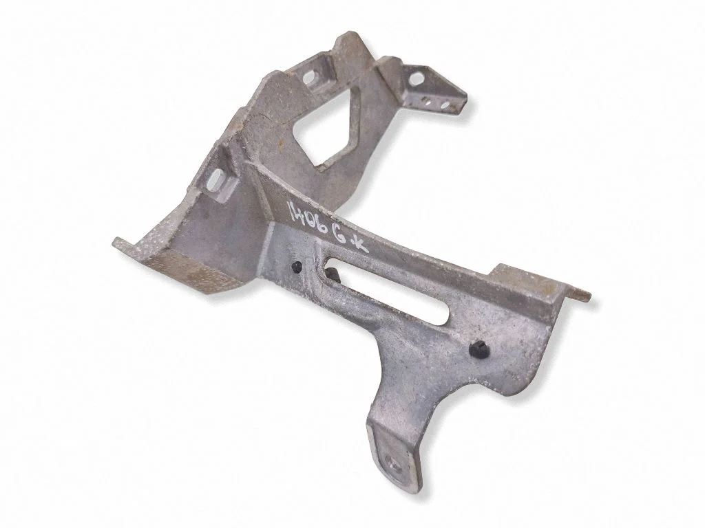 Pneumatic air compressor holding bracket – Land Rover Range Rover Sport L461 (2022-)