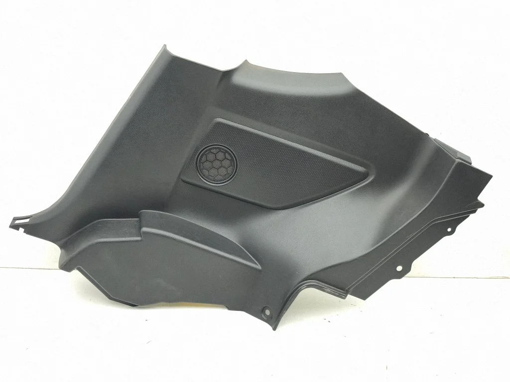 Coupe rear side trim panel 94024CA000