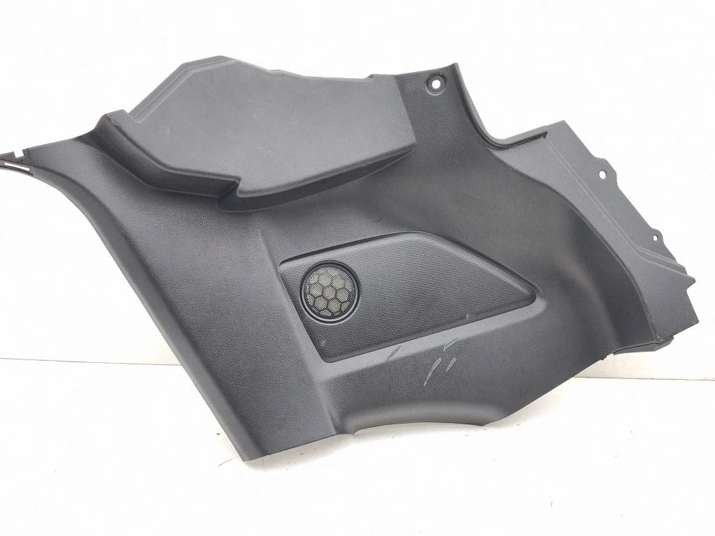 Coupe rear side trim panel 94024CA010