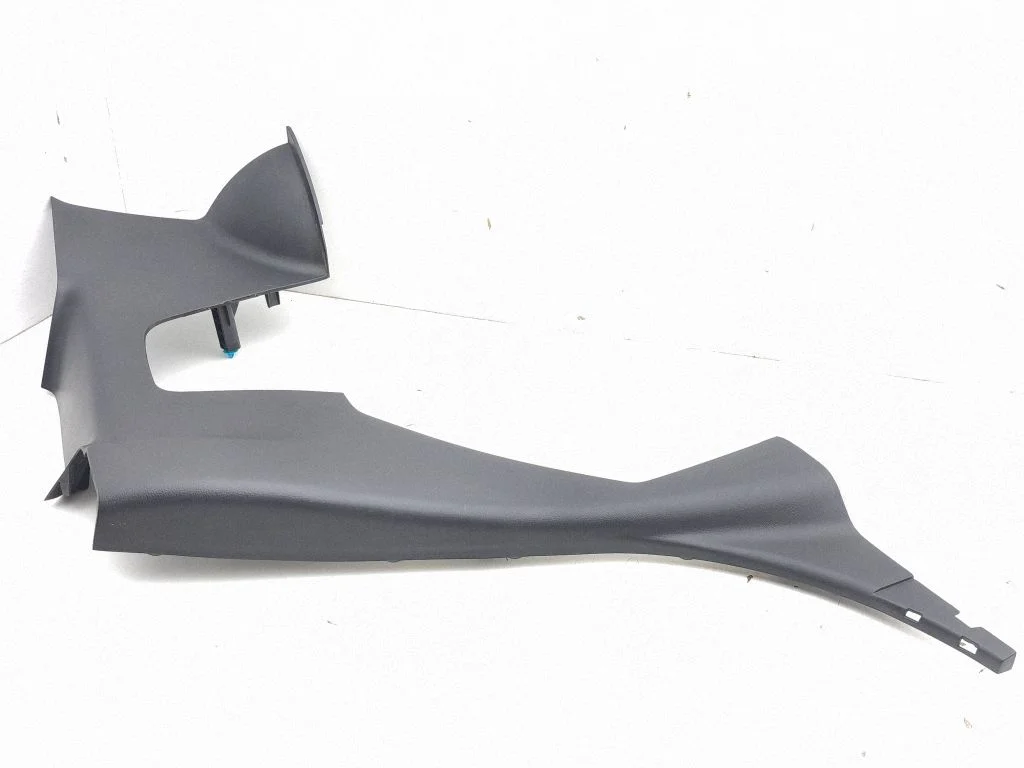 Coupe rear side trim panel 76900CD000