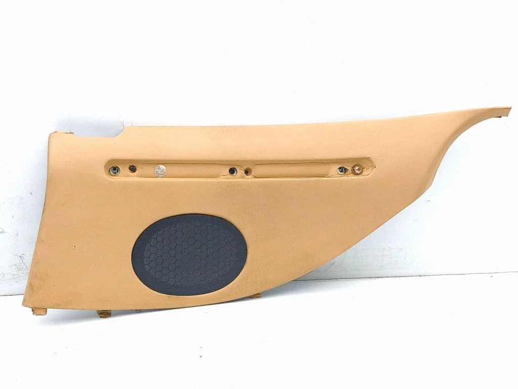 Coupe rear side trim panel – right