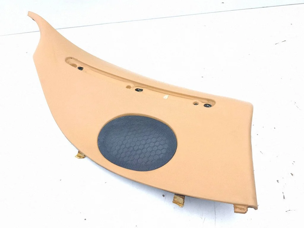 Coupe rear side trim panel – left