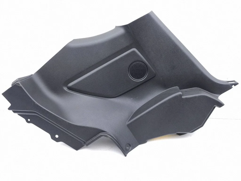 Coupe rear side trim panel – left