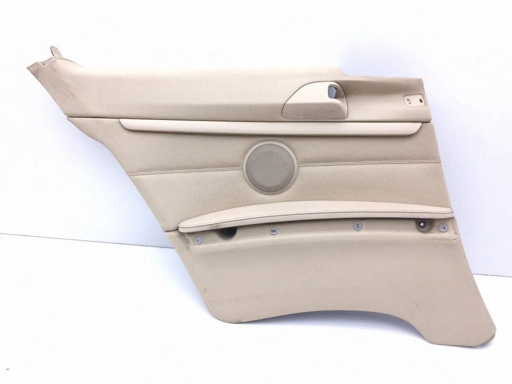 Kupee tagumiste kohtade külje viimistluspaneel – BMW 3-seeria E92 E93 (2005-2014)