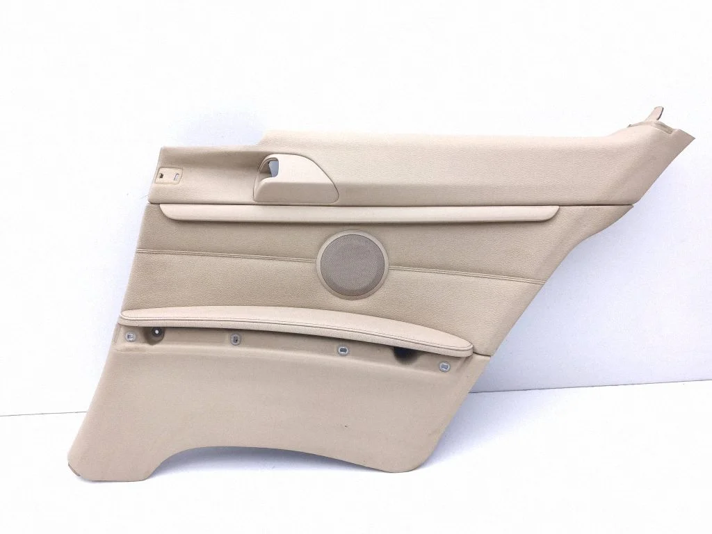 Kupee tagumiste kohtade külje viimistluspaneel – BMW 3-seeria E92 E93 (2005-2014)