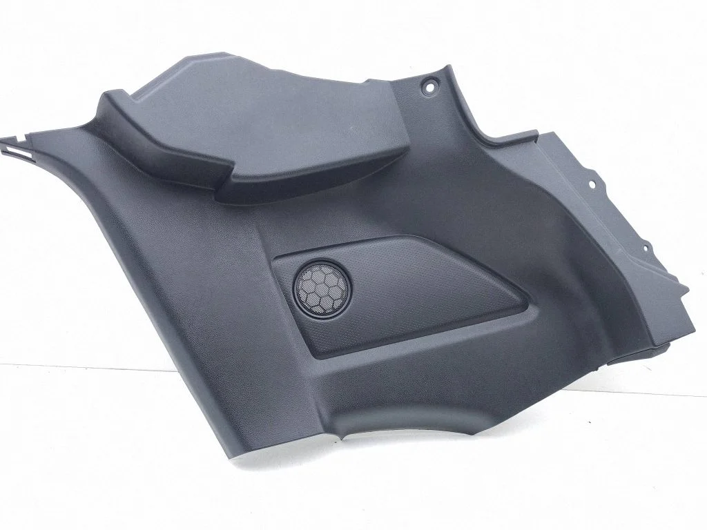 Coupe rear side trim panel 94024CA010