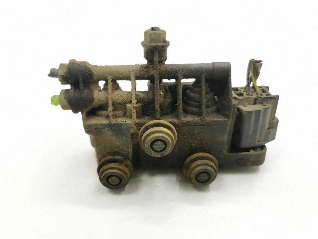 Õhkvedrustuse klapiplokk – Land Rover Range Rover Sport L320 (2005-2013)
