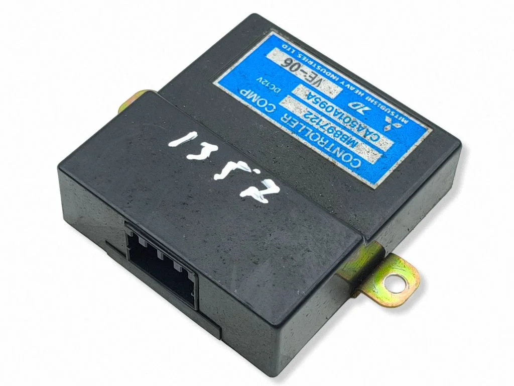 Air conditioner control unit module MB897122