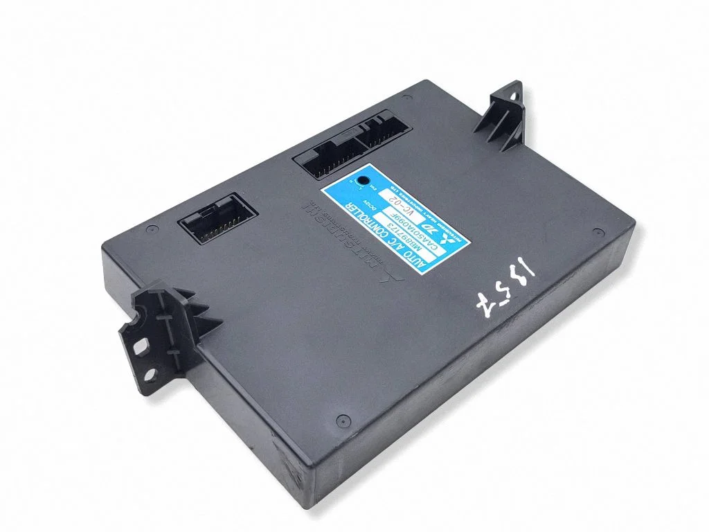 Air conditioner control unit module MB897173