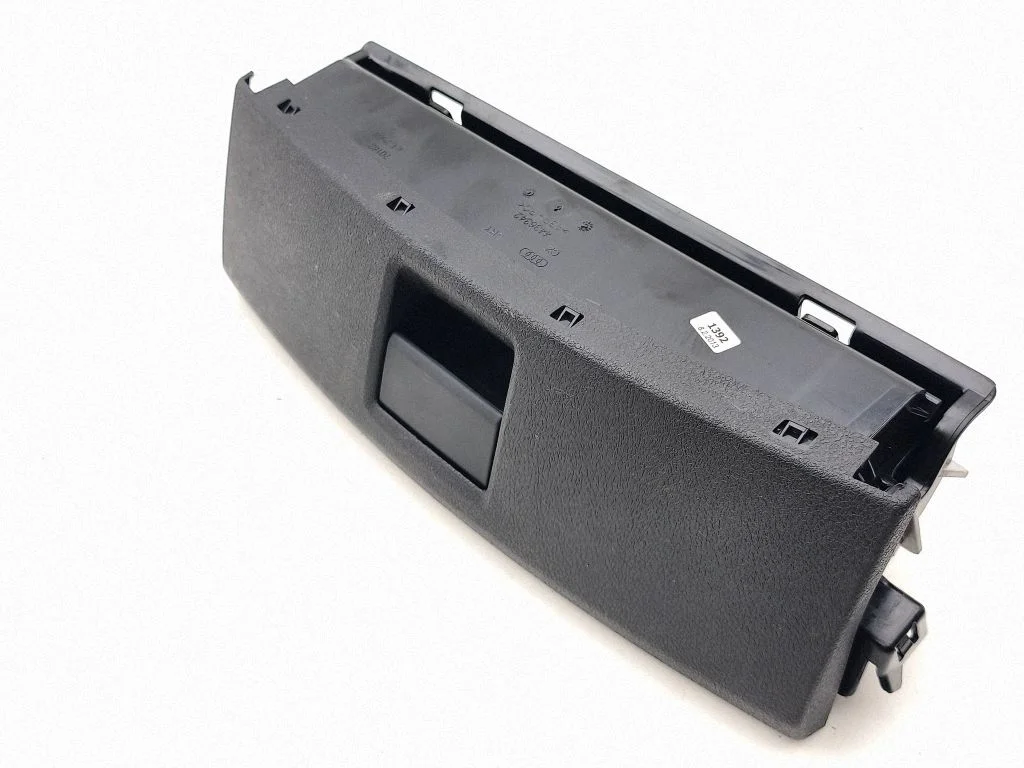 Front trunk storage compartment 8K0882601C