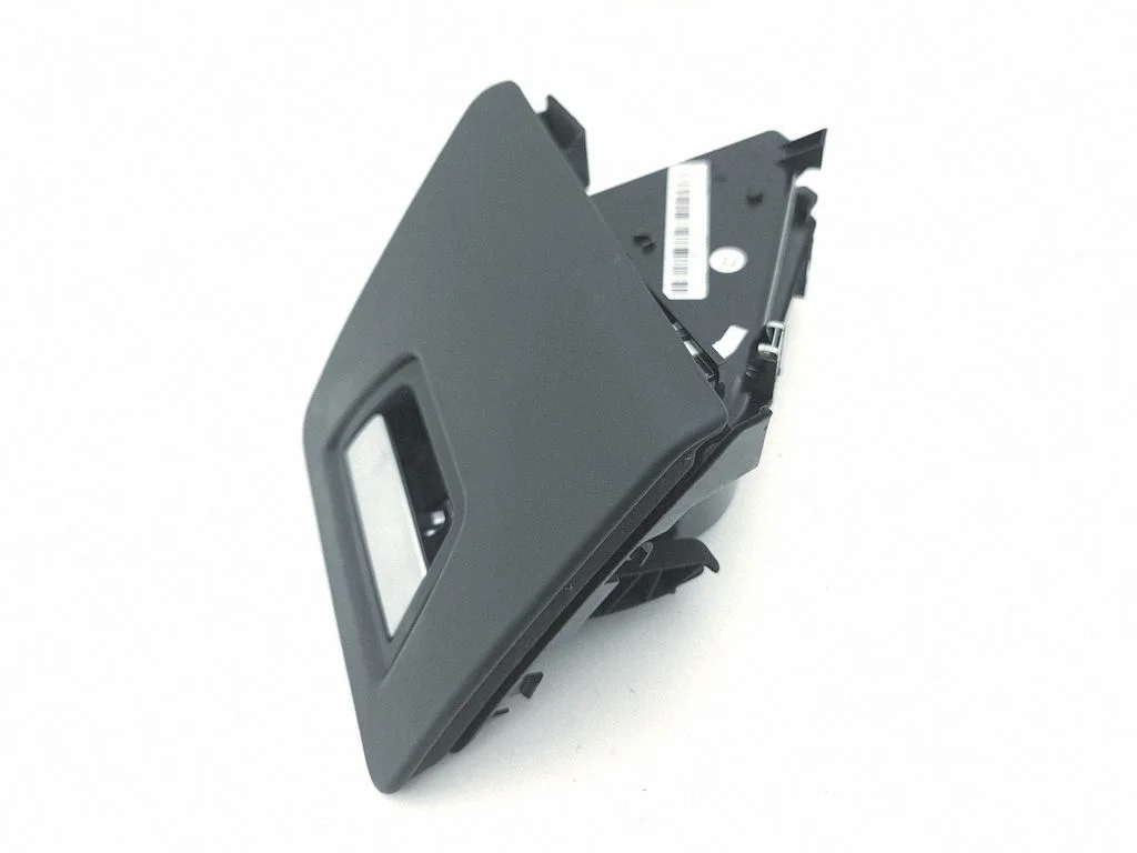 Front trunk storage compartment 670017370