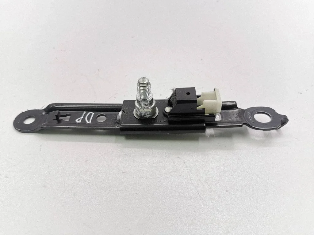Seat belt adjustment rail – Toyota Auris E180 (2012-2018)