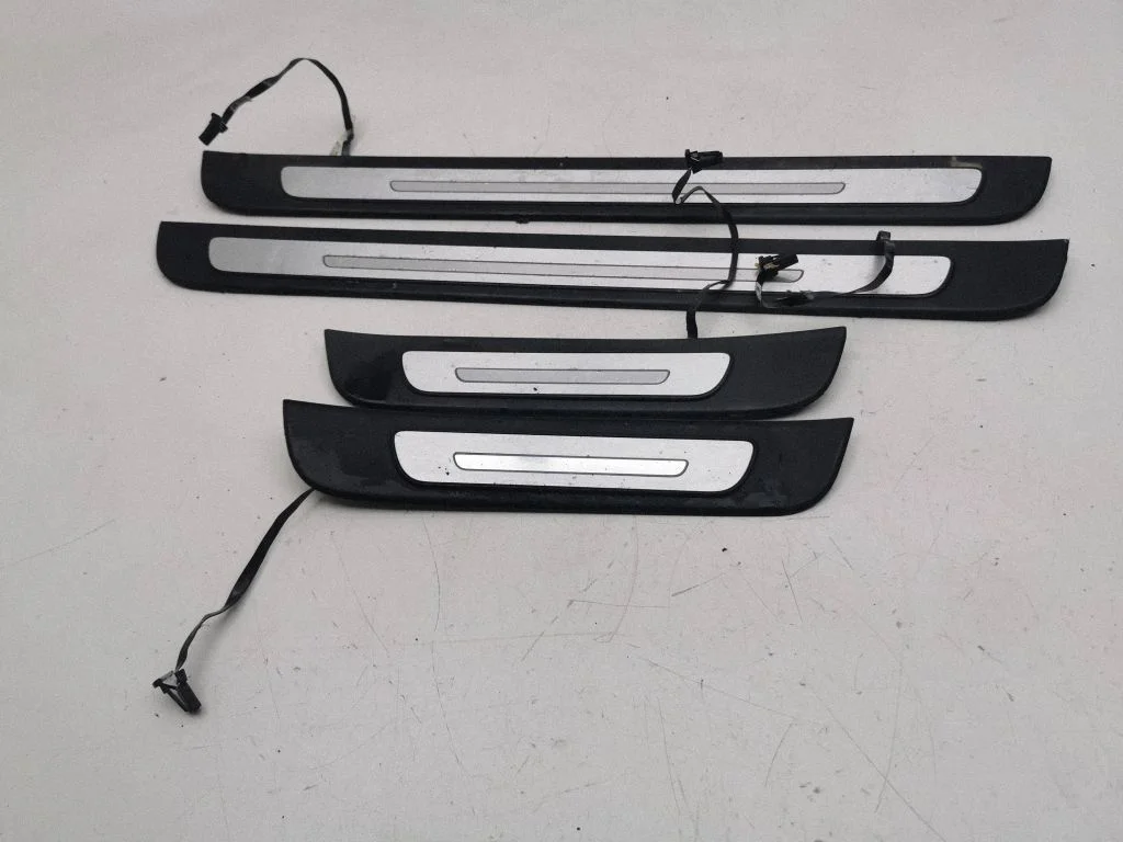 Läviste katete komplekt (sisemine) 4G8947406C