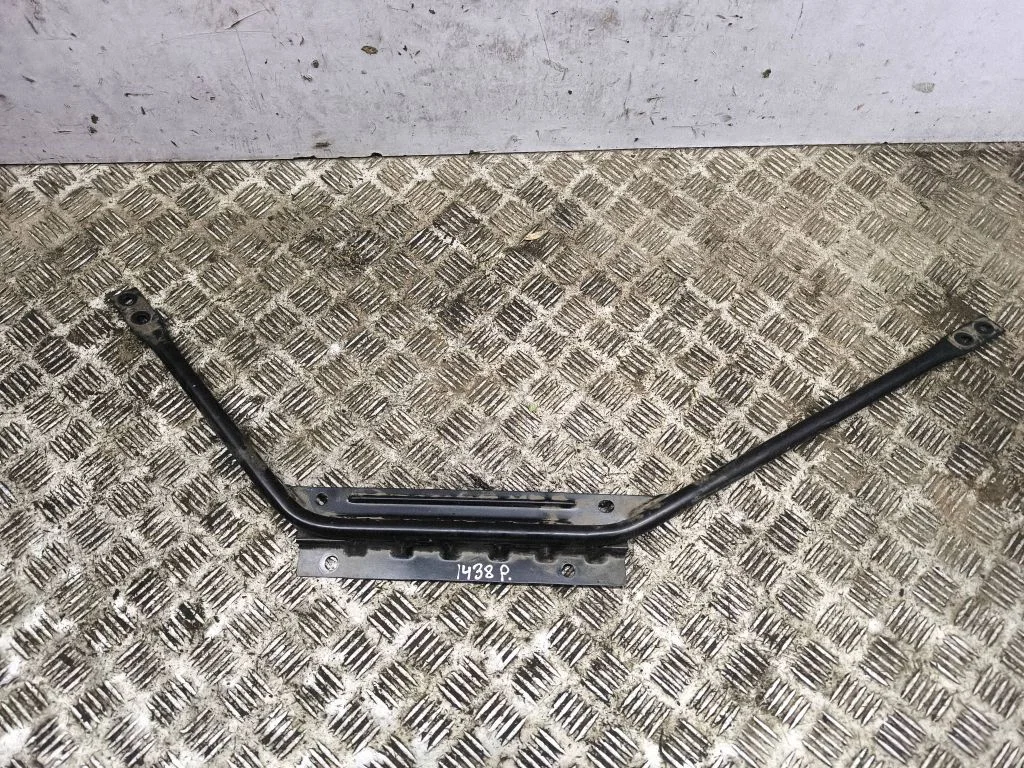 Eesmine ülemine tugivarras – Ford Explorer EV (2024-)