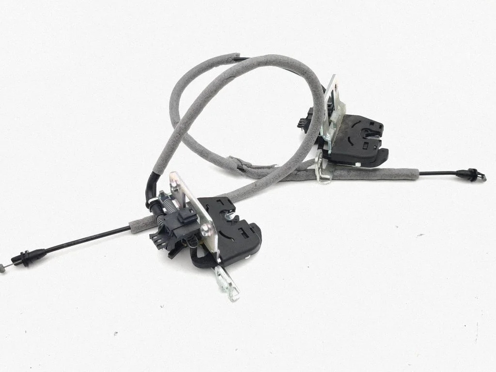 Rear seat cable / handle