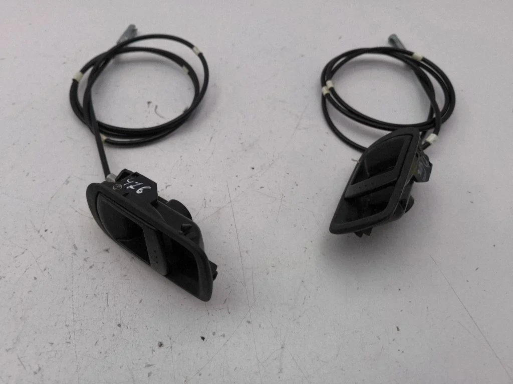 Rear seat cable / handle