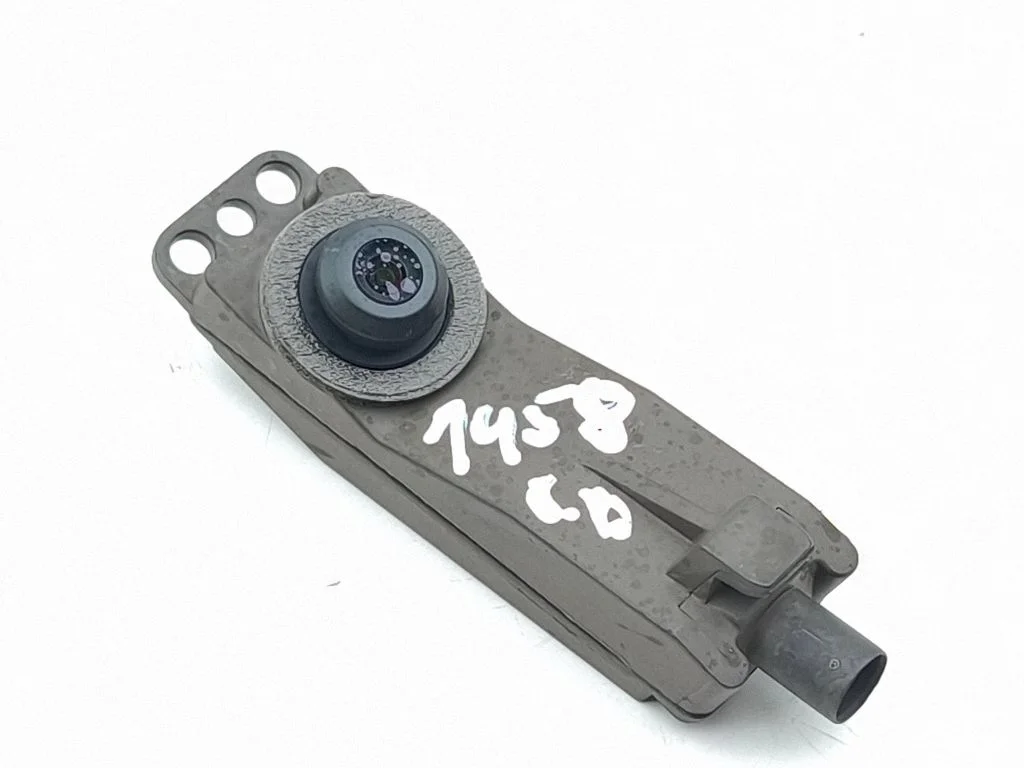 Side fender camera – Tesla Model S (2012-)