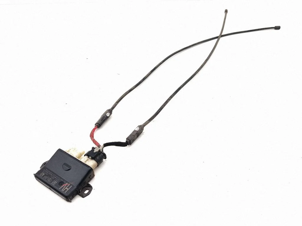 Trunk lid opening control unit – Lexus RX 450H (2016-)