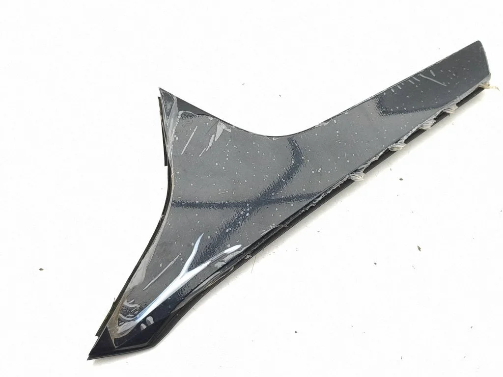 Rear glass trim 89A854871