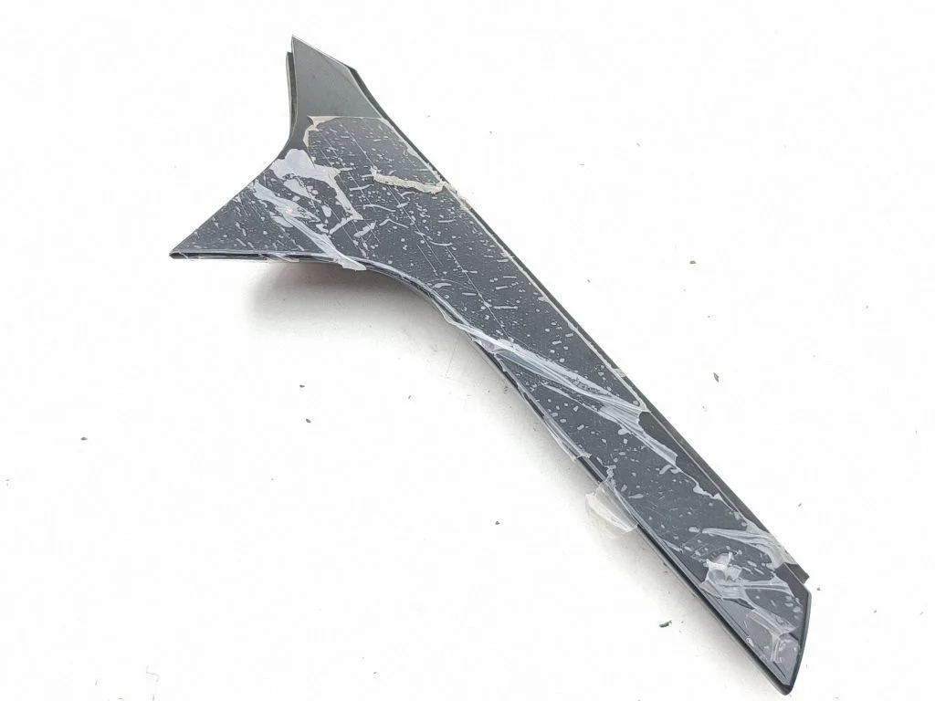 Rear glass trim 89A854872