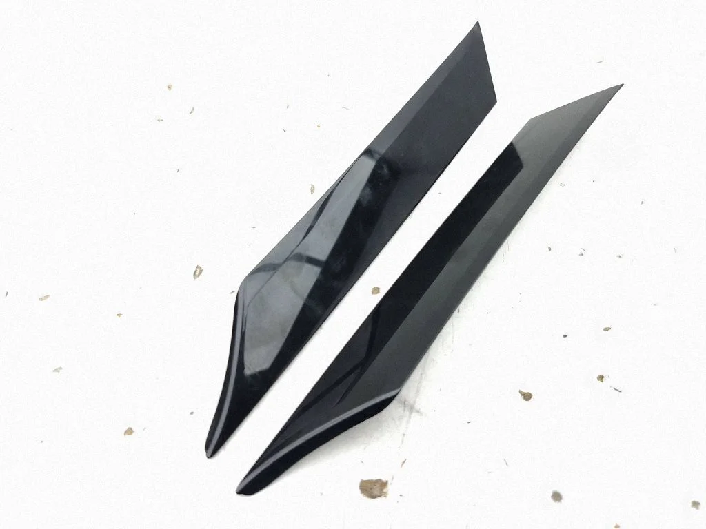 Rear glass trim 89A853378