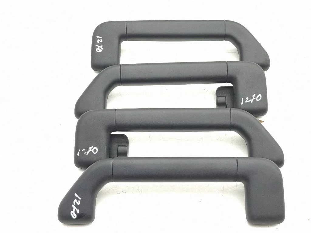 A set of handles for the ceiling 7P0857644B