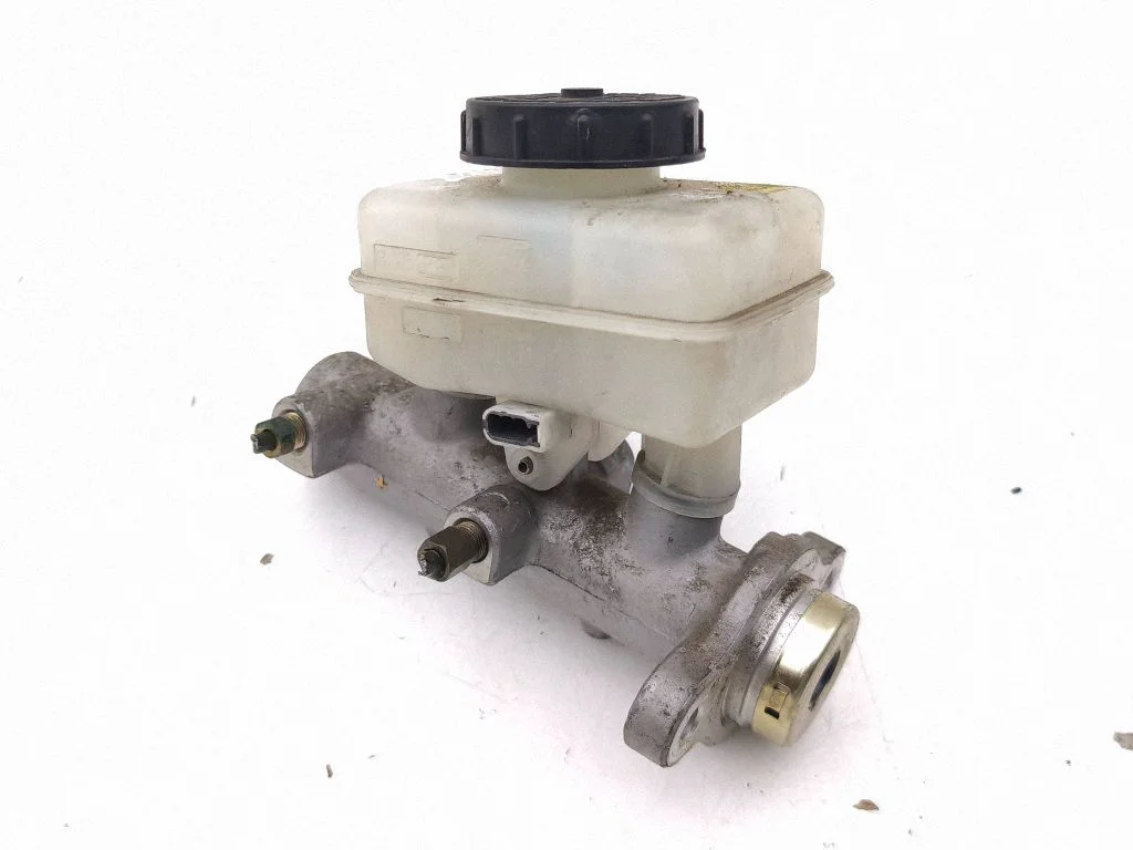 Master brake cylinder