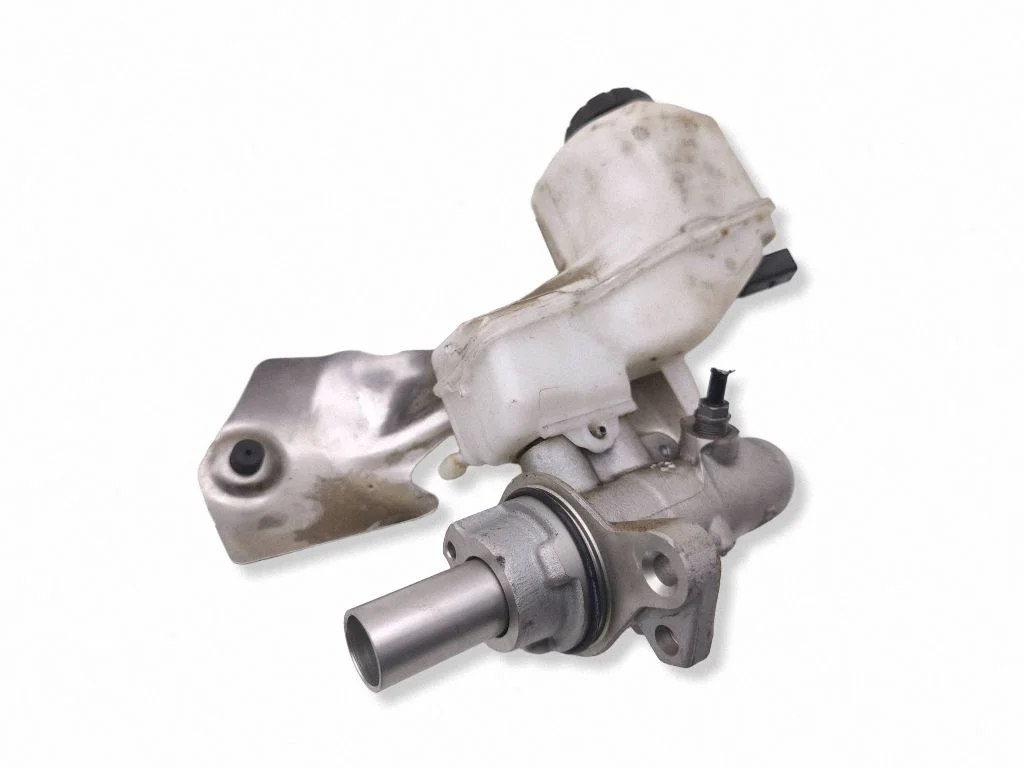 Master brake cylinder 02048644P9