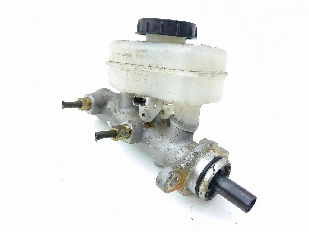 Master brake cylinder