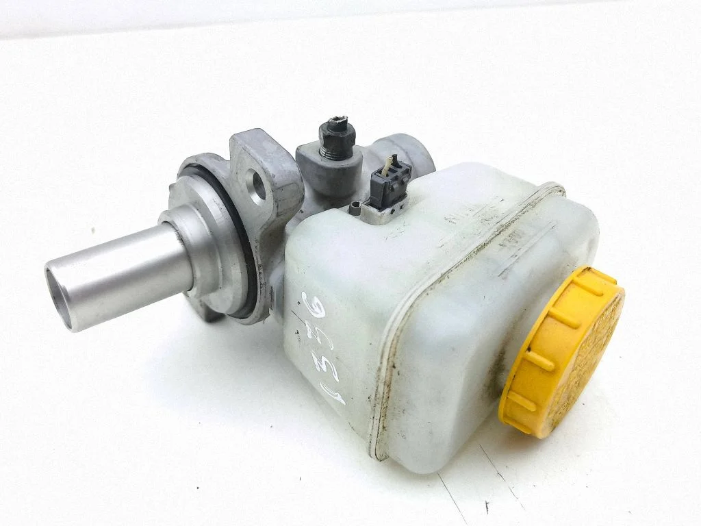 Master brake cylinder CA030