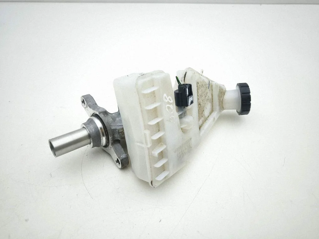Master brake cylinder